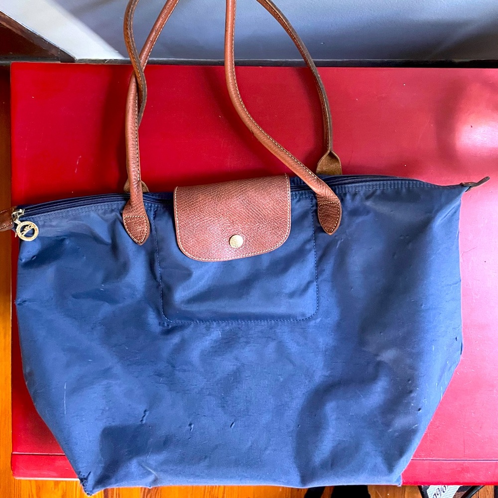 Longchamp Le Pliage Large Navy - well loved